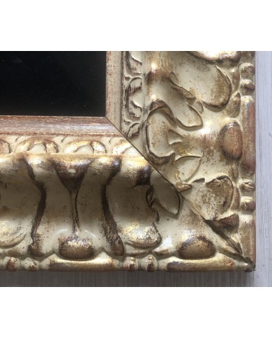 Ritratto di uomo con cappello e barba e baffi grigi