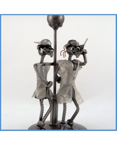 innamorati scultura metallica