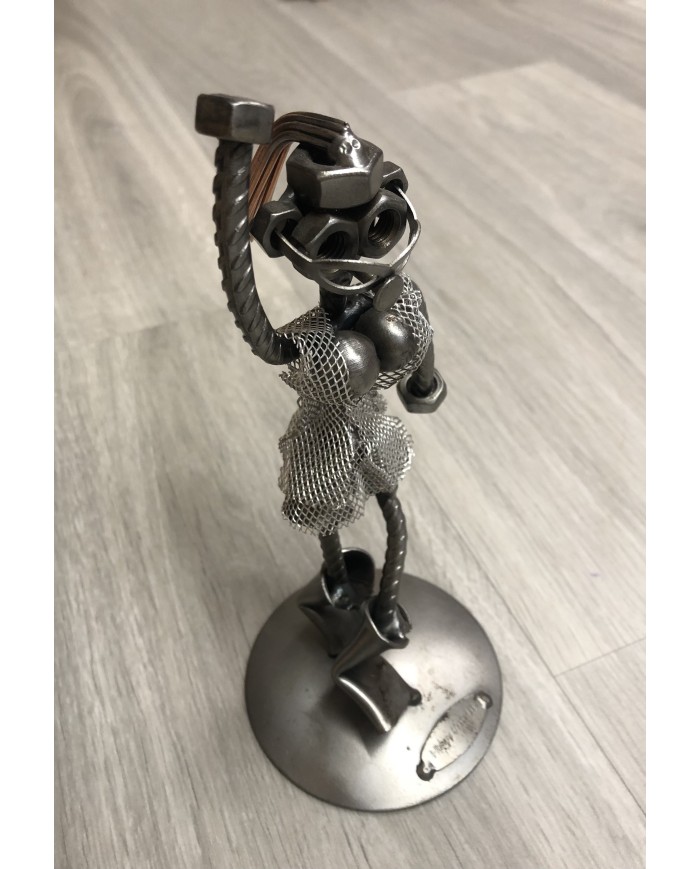 ballerina scultura metallica