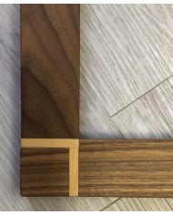 Cornice classica massello di noce  con intarsi
