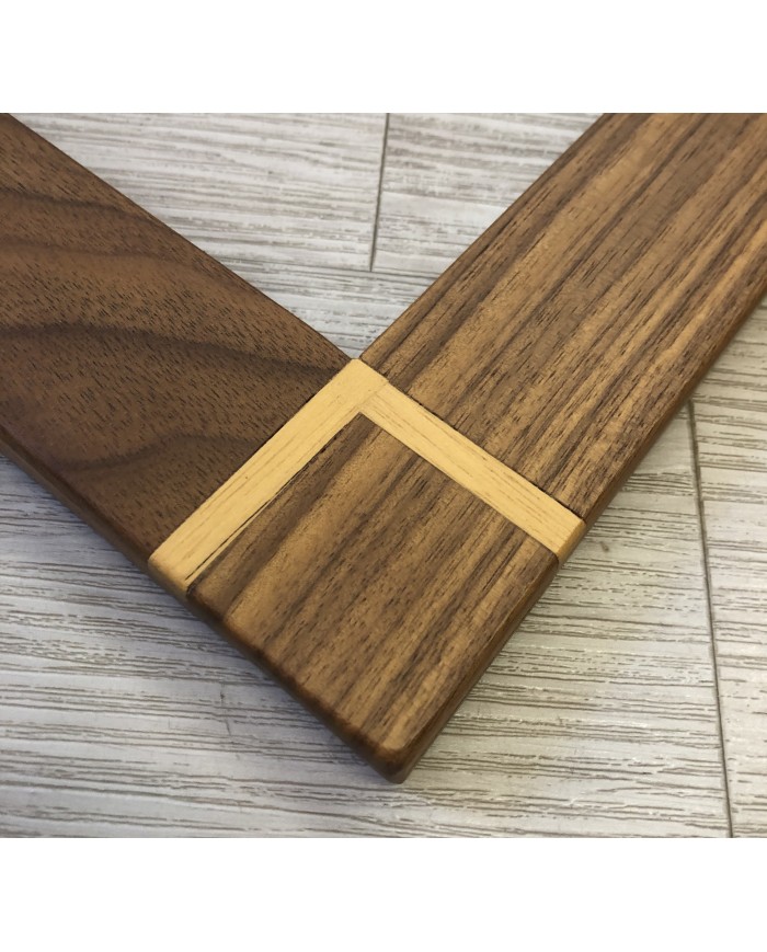 Cornice classica massello di noce  con intarsi
