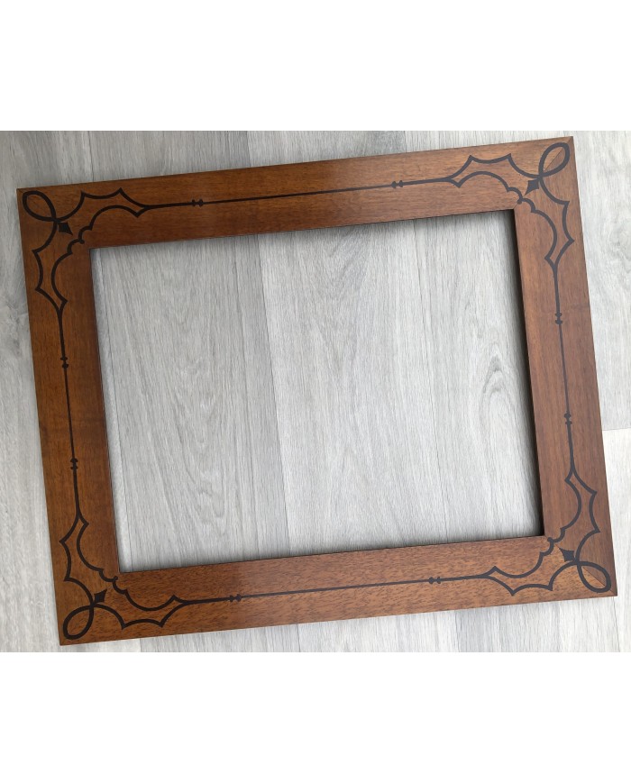 Cornice classica noce intarsio fregi. PEZZO UNICO!