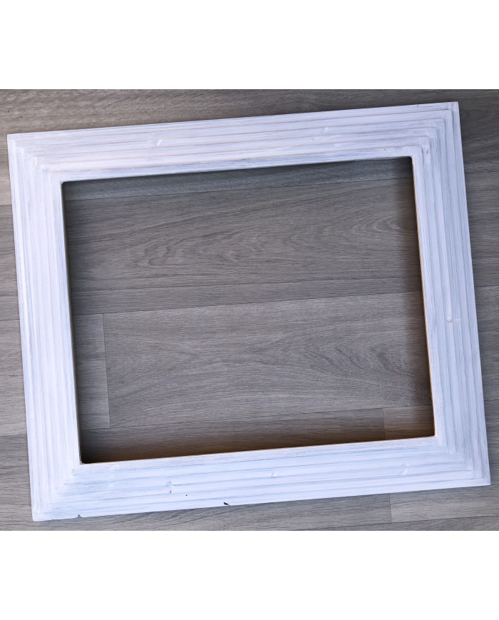 cornice moderna, sbiancata, sagoma a scaletta