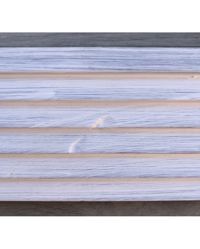 cornice moderna, sbiancata, sagoma a scaletta