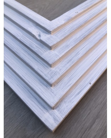 cornice moderna, sbiancata, sagoma a scaletta