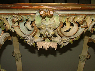 Restauro consolle laccata e dorata stile veneziano