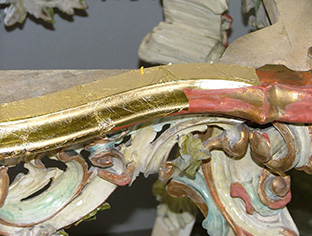 Restauro consolle laccata e dorata stile veneziano